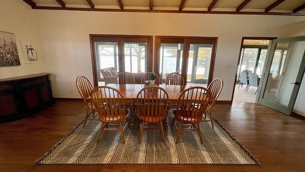 Limited summer dates Lakefront sandy beach, sunroom, sauna, game room, kayaks! in Le Sueur County