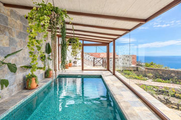 Granja para 4 personas, con Terraza además de Jardín y Piscina en El Hierro