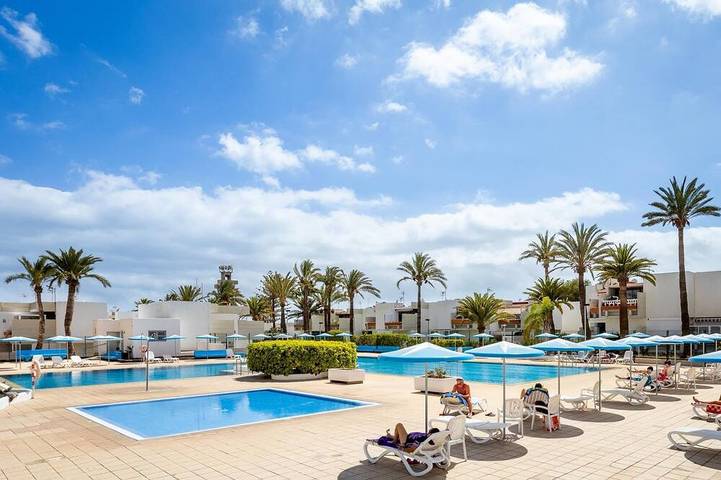 Ferienwohnung für 4 Personen, mit Pool und Balkon - 1