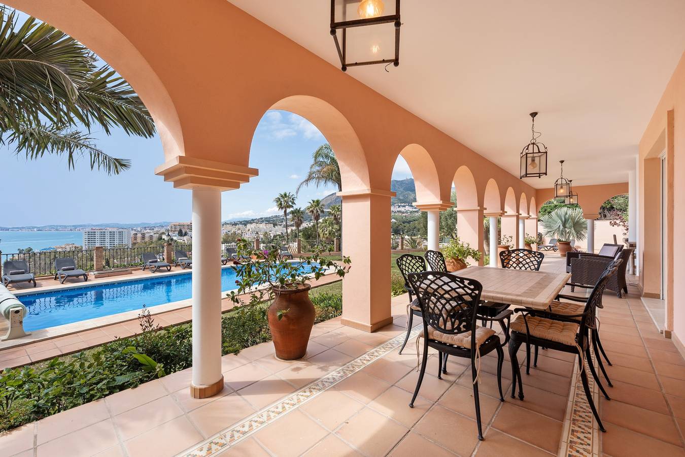 Villa « Beachside avec superbe vue sur la mer », Wi-Fi et climatisation in Benalmádena Costa, Benalmádena