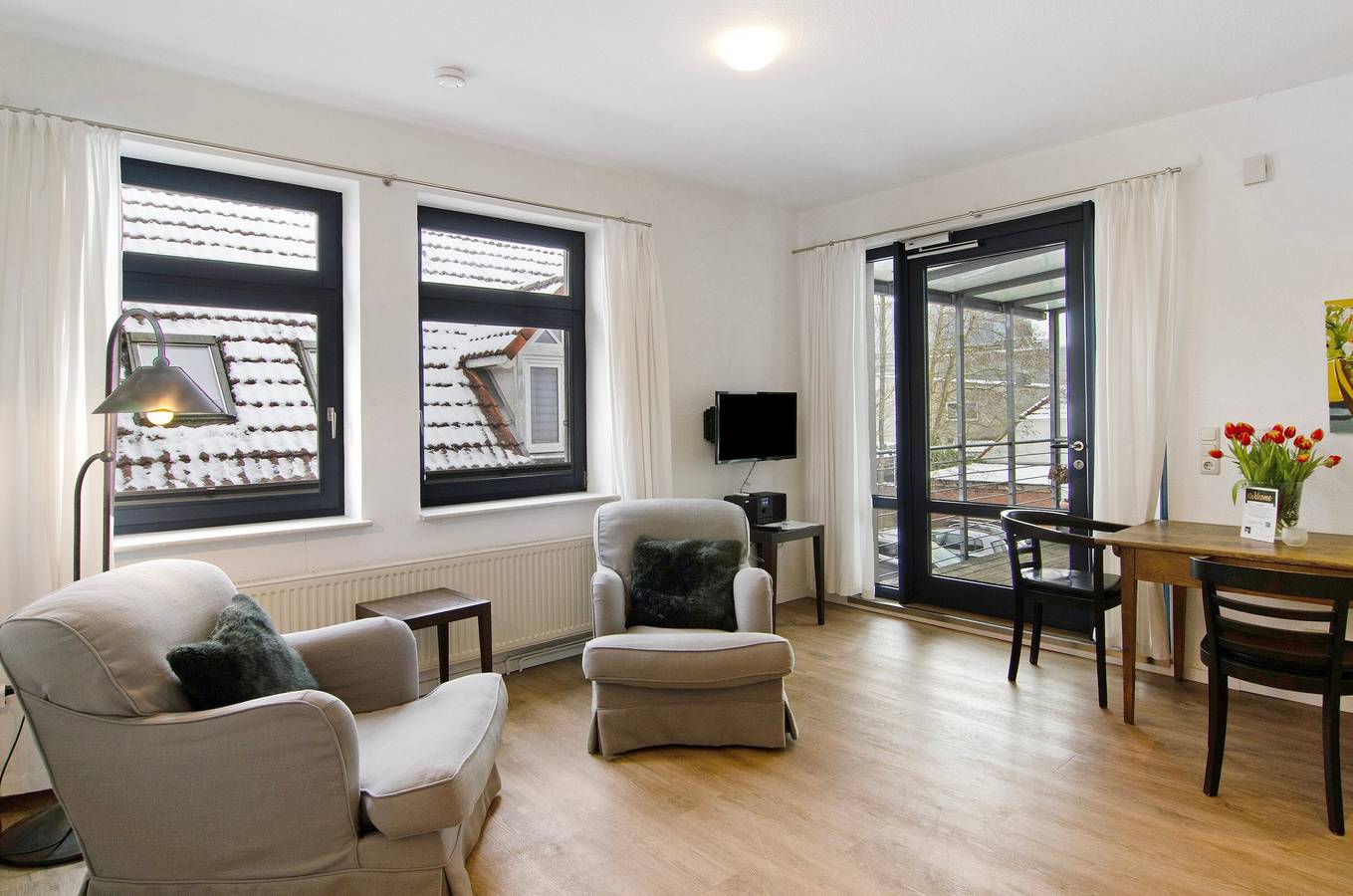 Ganze Wohnung, Ferienwohnung 1 mit Privatterrasse, Balkon und Wlan in Jever, Nordseeküste