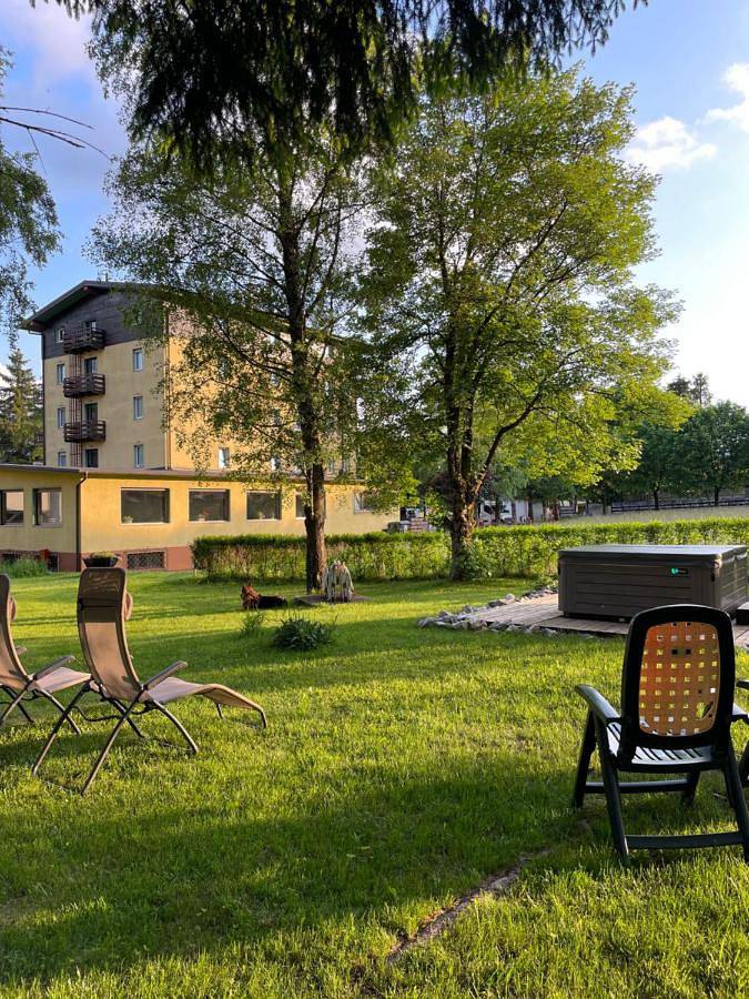Hotel para 2 personas, con terraza además de jacuzzi y jardín - 1