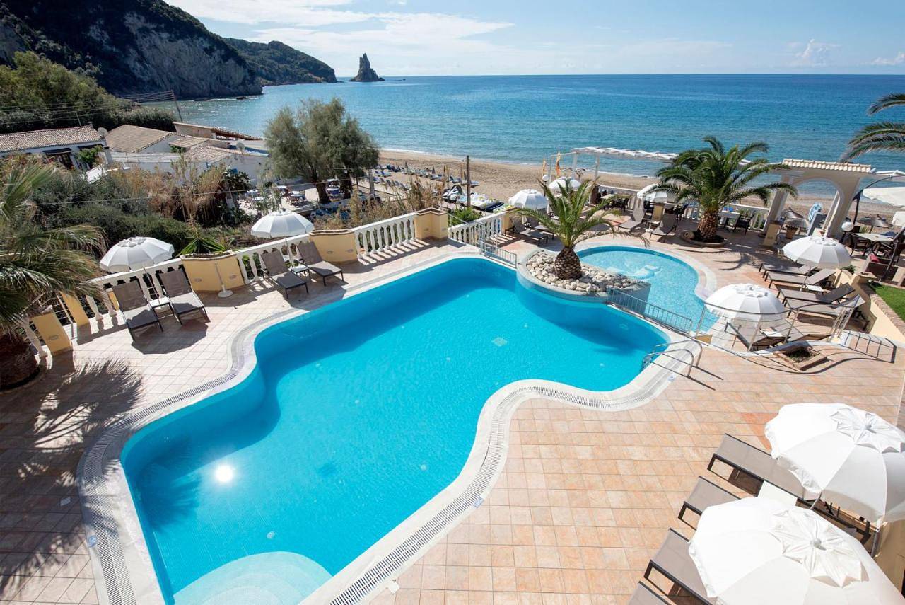 Sea Breeze Hotel & Apartments in Agios Gordios, Corfou