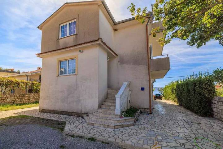 Ferienwohnung für 3 Personen, mit Balkon und Garten in Novi Vinodolski