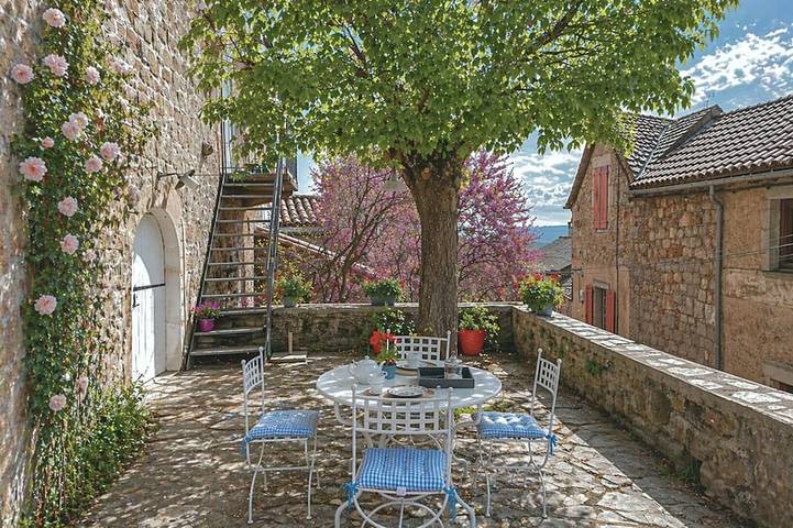 Location de vacances pour 8 personnes à Montjaux
