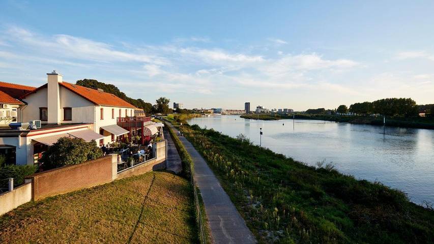 Hotel für 4 Personen, mit Terrasse und Garten sowie Sauna und Ausblick in Venlo