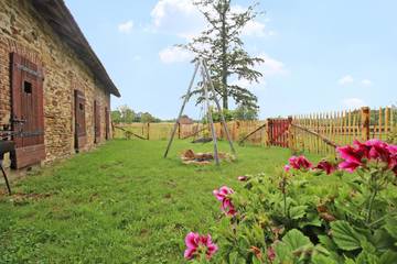 Gîte pour 8 personnes, avec terrasse et jardin à Saint-Yrieix-la-Perche