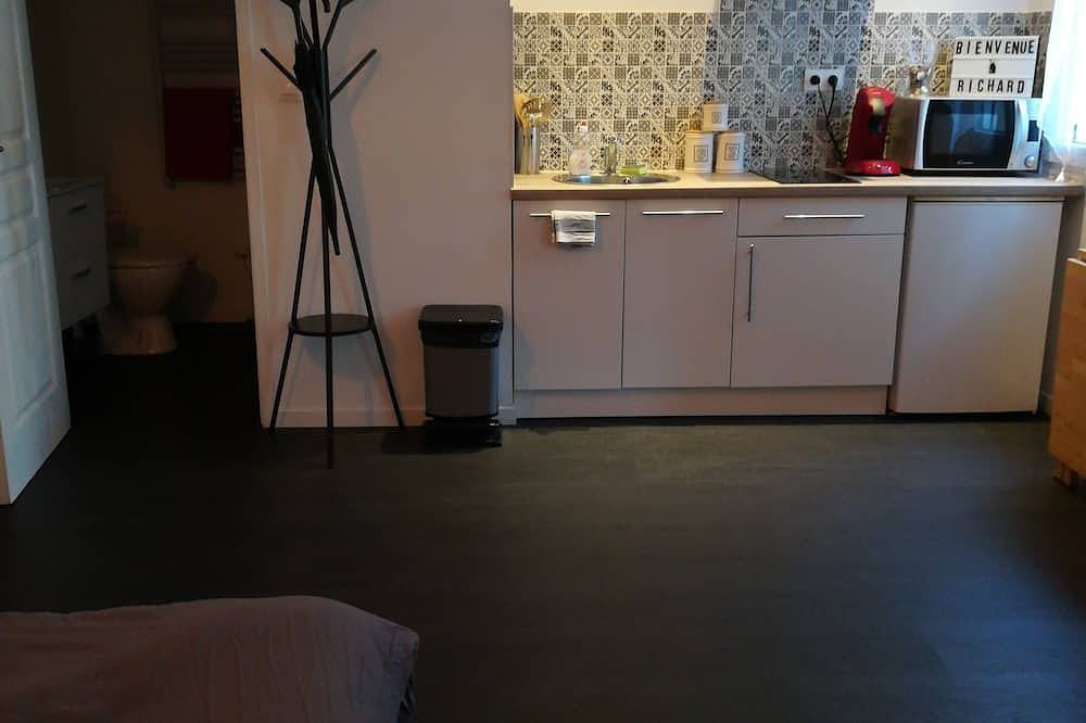 Appartement entier, Studio indépendant avec jardin, proche cathédrale de Reims in Bétheny, Marne