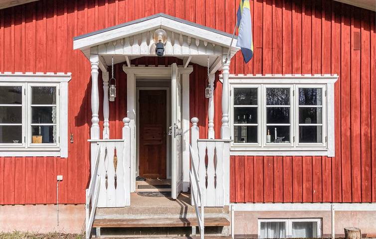Hus för 6 Personer med trädgård in Kronobergs
