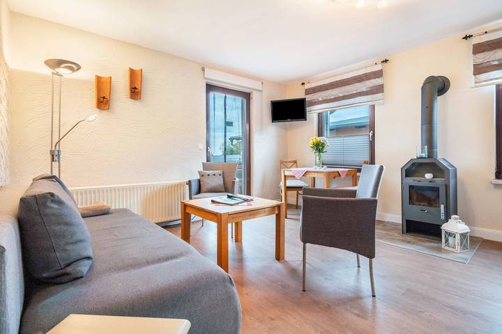 Ferienwohnung für 4 Personen, mit Seeblick und Garten, mit Haustier am Kummerower See