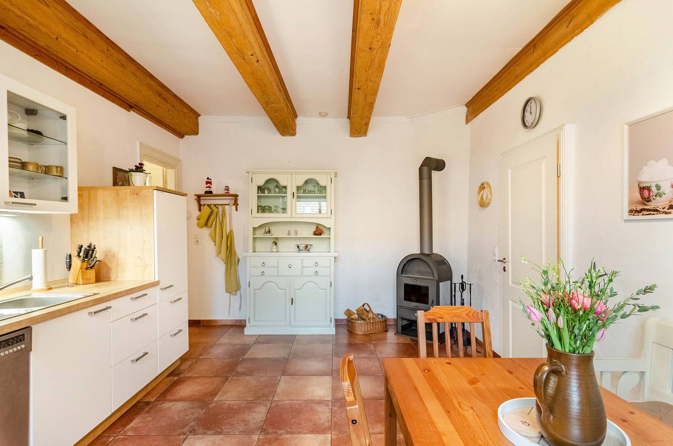 Ferienwohnung 'Gulfhof Oldersum 2' mit Terrasse, gemeinsamem Garten und Wlan — Bild 3