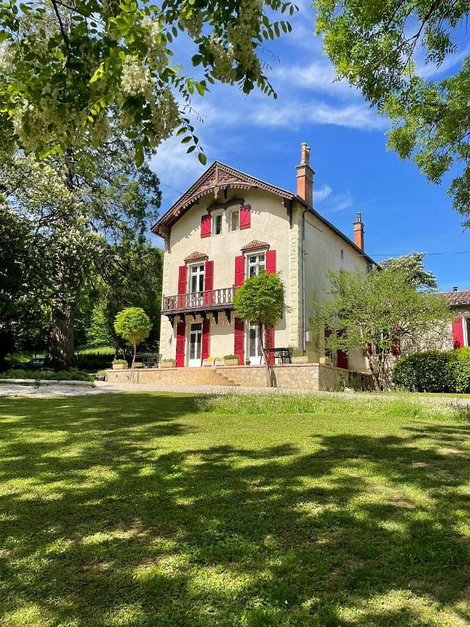 Chambre d’hôte pour 2 personnes, avec vue ainsi que jardin et piscine, animaux acceptés