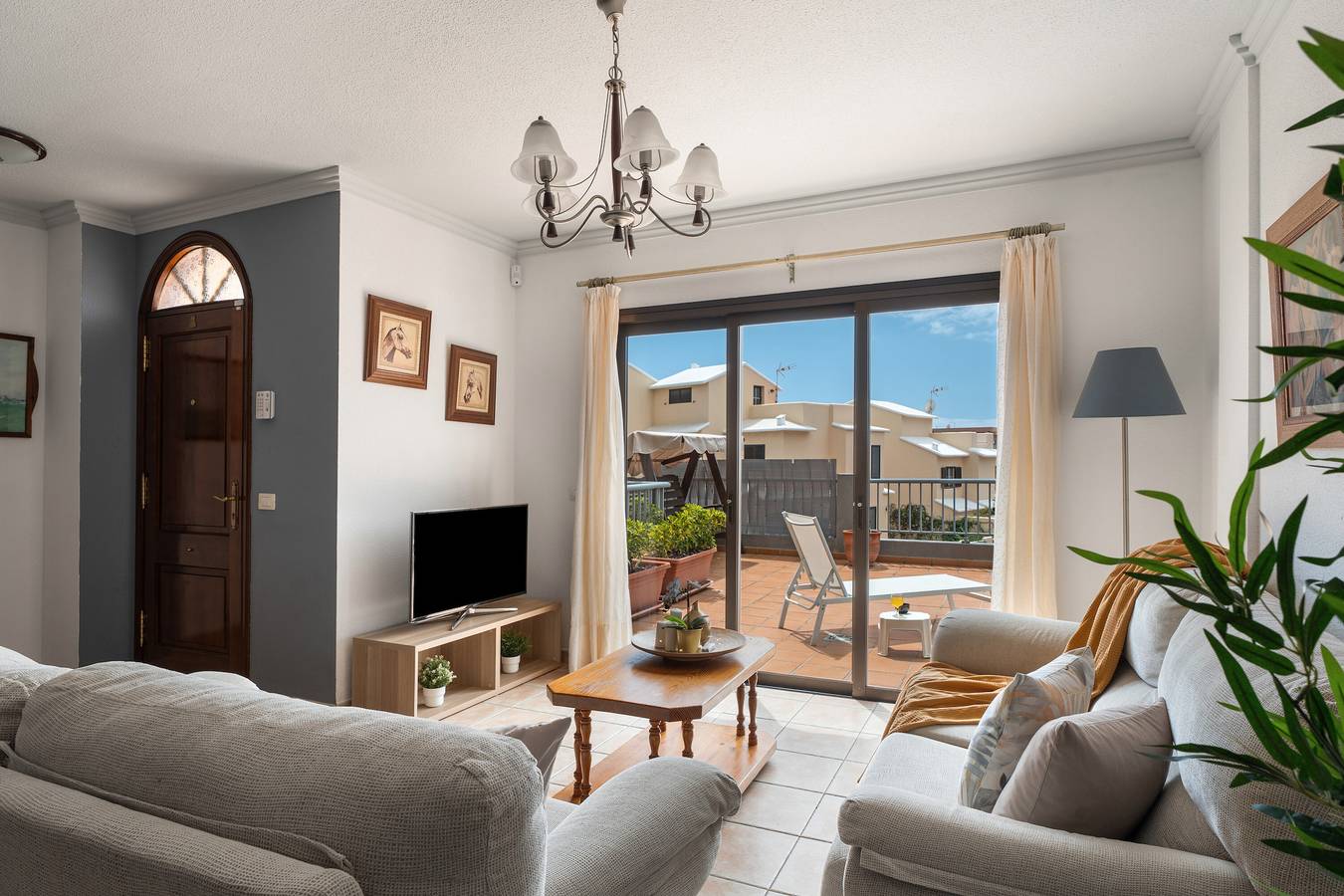 Holidays 'El Chocito' with Private Pool, Wi-Fi and Air Conditioning in Candelaria, South Tenerife