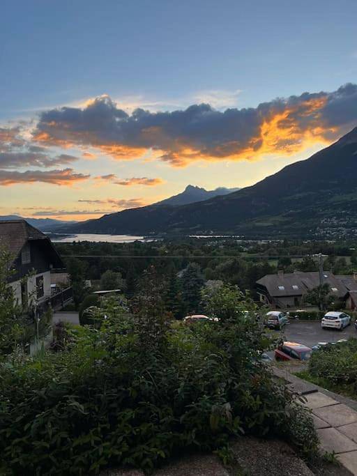 Appartement entier, Appartement avec vue sur le lac in Saint-Sauveur, Parc national des Écrins
