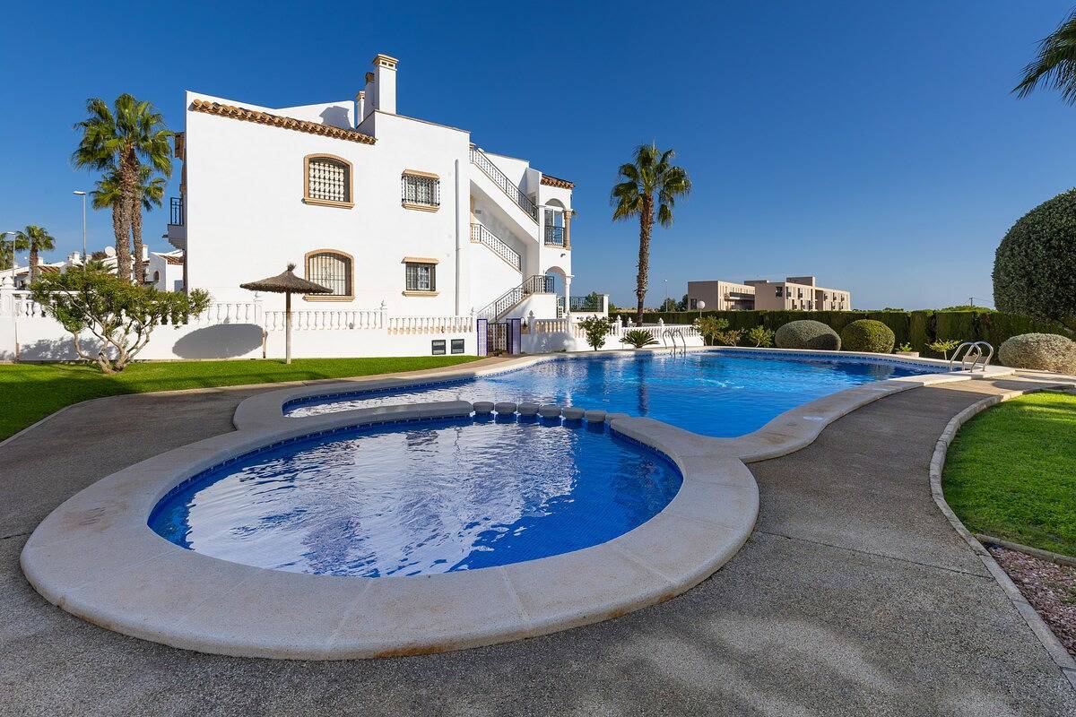 Villa für 6 Personen mit Pool in Villamartín (Orihuela), Orihuela