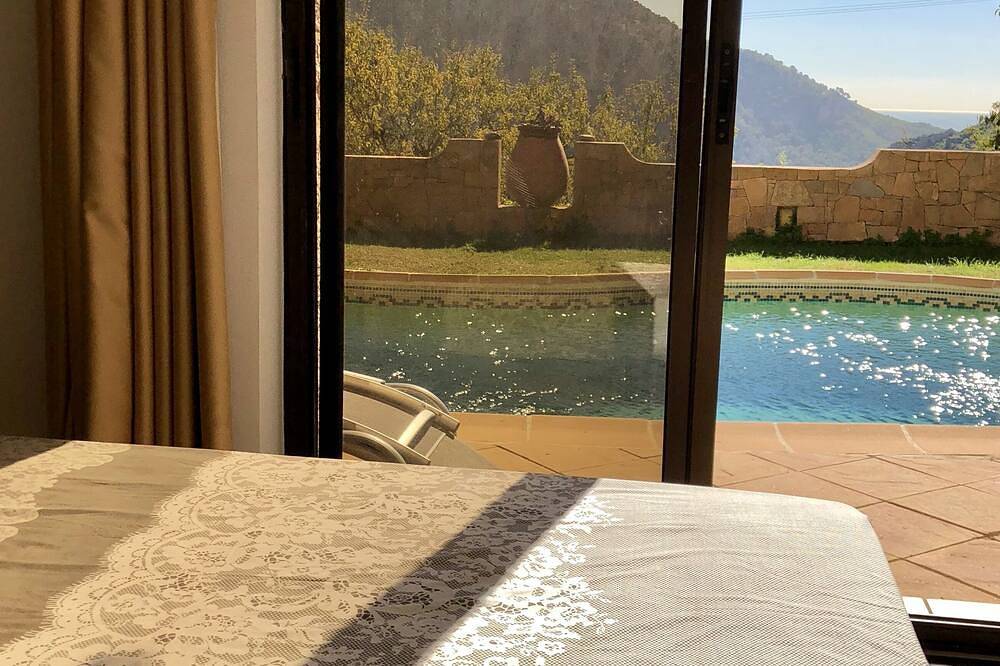 Planta baja, piscina, casa de la piscina, jardín, cerca de las playas - capacidad para 3 personas in Tolón, Region de Toulon