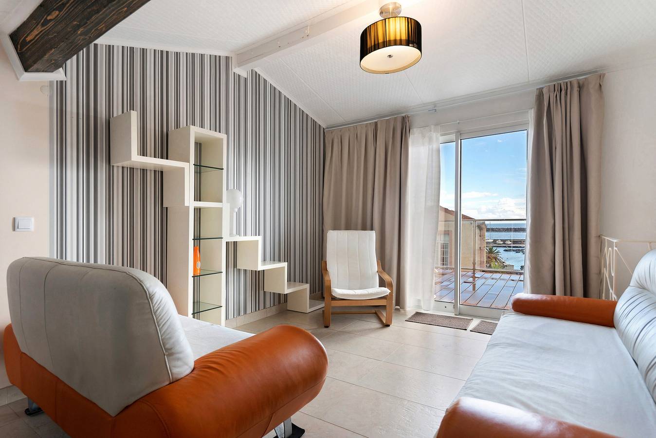 Apartamento entero, Apartamento 'Flor Do Mar House' con vistas al mar, terraza privada y Wi-Fi in Isla de San Miguel, Ponta Delgada