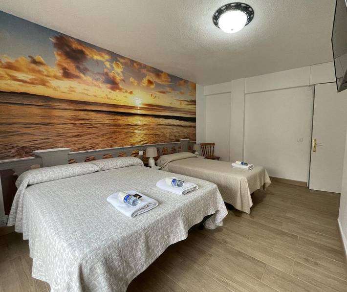 Hostel für 3 Personen, mit Balkon - 1