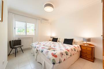 Villa in Cala Salada, Sant Antoni de Portmany für 8 