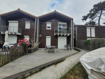 Gîte pour 5 personnes, avec balcon dans Maubuisson