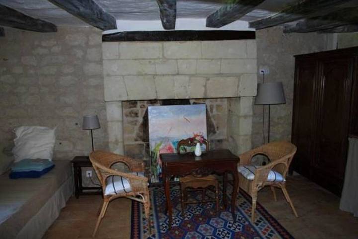 Location de vacances pour 2 personnes, avec jardin ainsi que terrasse et vue à La Roche-Clermault - 2