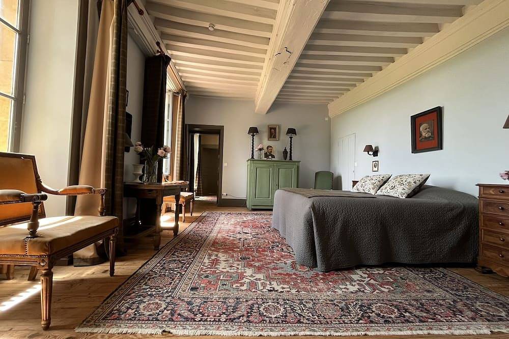 Le gîte Damas du Château de Vaulx in Saint-Julien-de-Civry, Région de Charolles