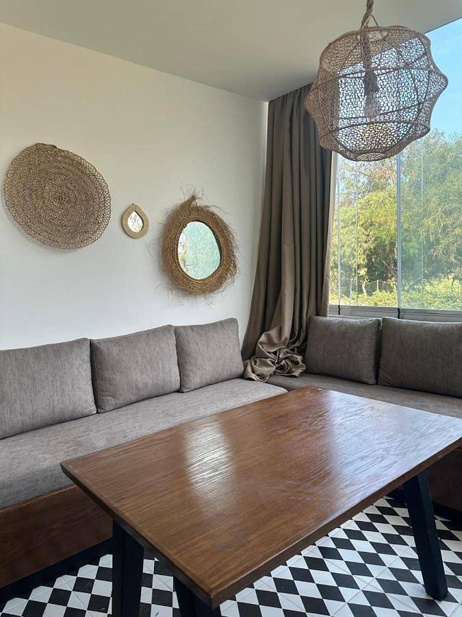 Apartamento de vacaciones para 6 personas, con vistas además de piscina y jardín - 1