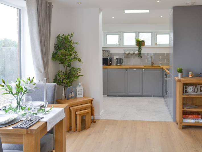 Log cabin for 2 people, with garden in North Norfolk