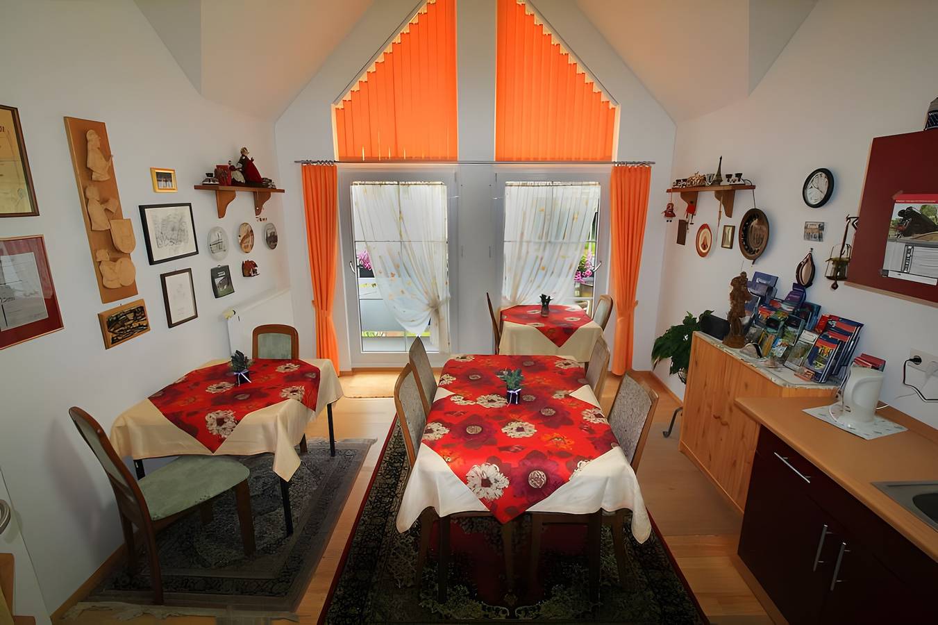 Appartement « Doppelzimmer 4 – avec douche et Wc », vue montagne, terrasse partagée et Wi-Fi in Hornberg, Forêt-Noire centrale