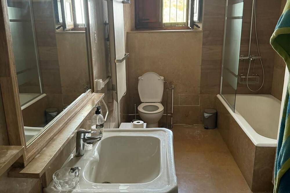 Farmhouse with big swimming pool and tennis. in Alcanar, Costa Dorada