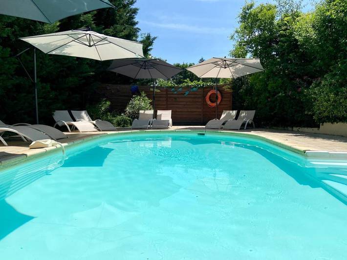 Maison de vacances pour 4 personnes, avec jacuzzi ainsi que jardin et piscine, animaux acceptés à Sarlat-la-Canéda