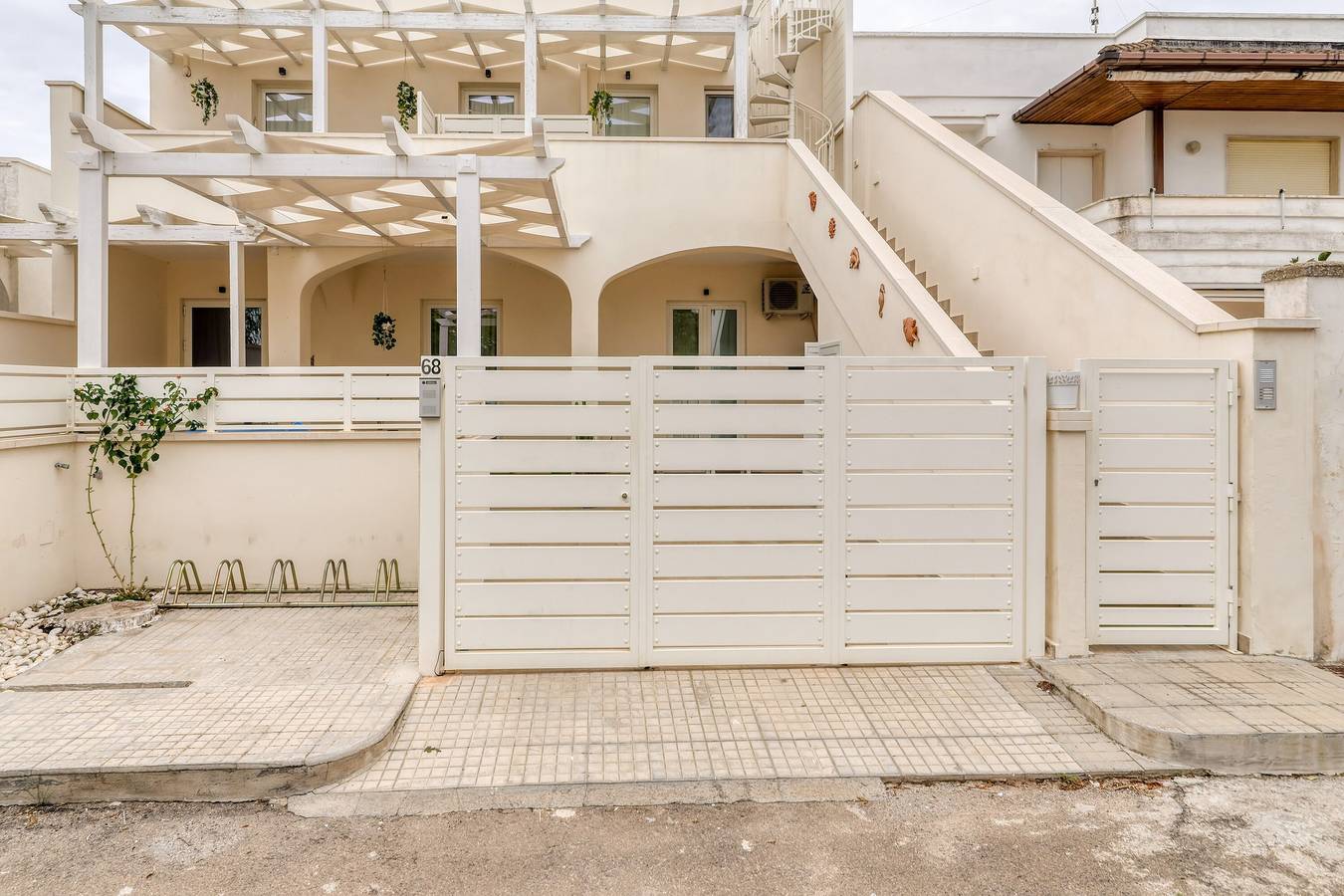 Entire apartment, Apartment 'Corallo' with Private Terrace, Wi-Fi and Air Conditioning in Porto Cesareo, Gulf of Taranto