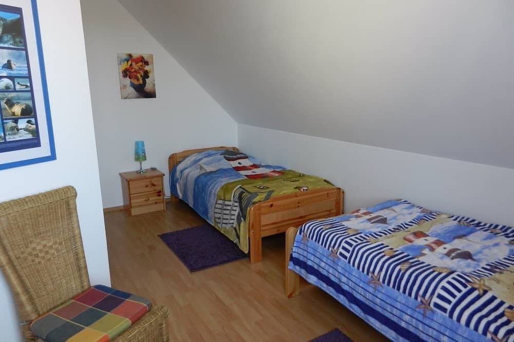 Freistehendes Haus  mit großem Garten und Spielplatz, bis 8P, zur Nordsee 2km in Campen, Krummhörn