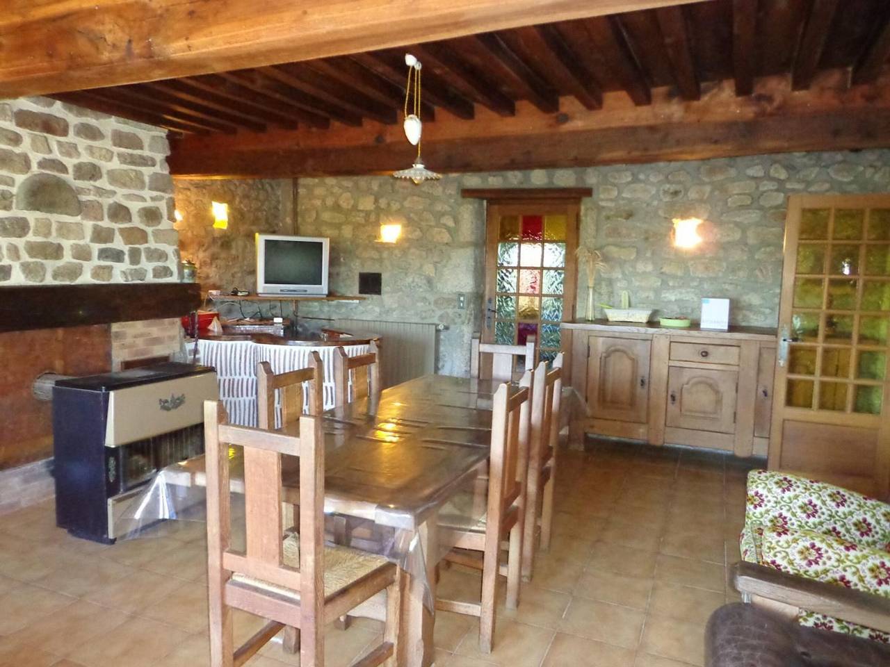 Encantadora casa de 3 dormitorios renovada en Morvan in Quarré-les-Tombes, Parque natural de Morvan