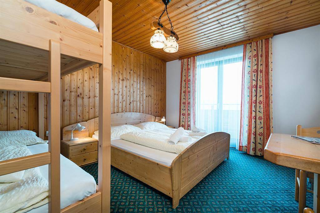 Ganze Ferienwohnung, Vierbettzimmer mit Dusche, Wc in Kleinarl, Ski Amadé