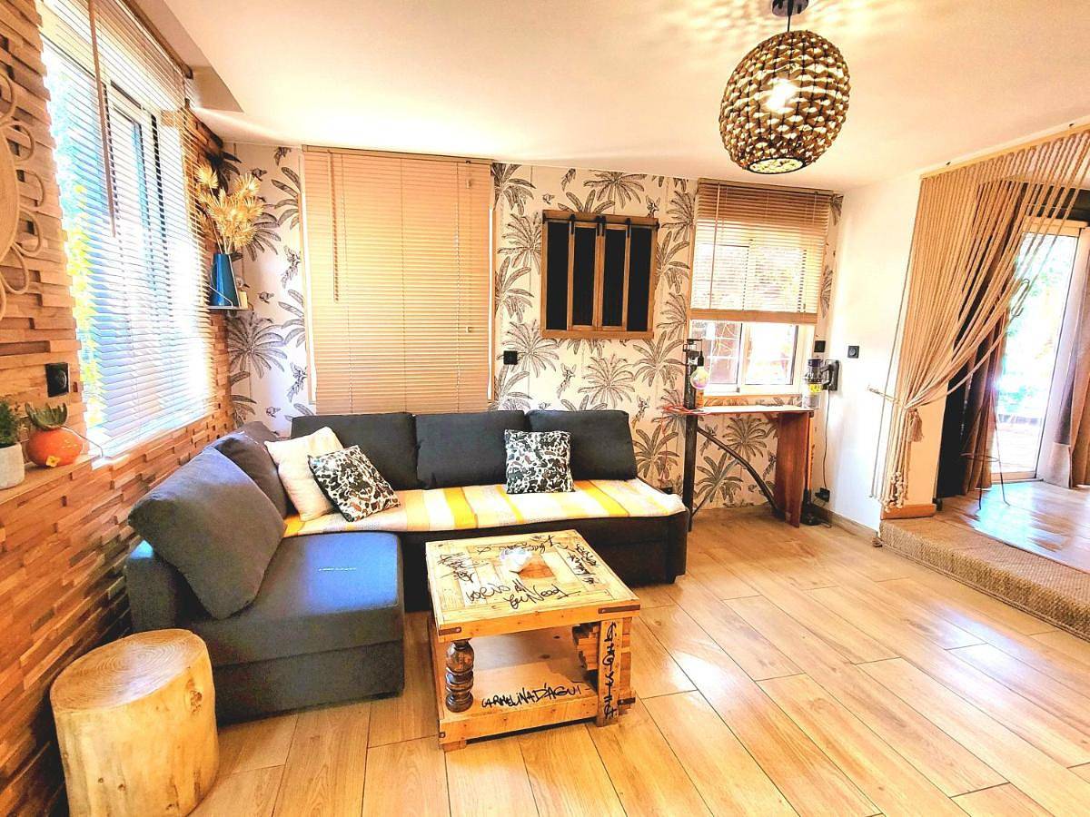 "L'Hippocampe Cosy House " in Fréjus, Côte méditerranéenne (France)