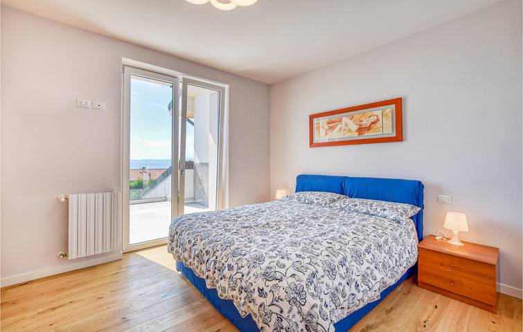 Apartamento con vistas al lago: Piscina, Terraza, Parking in Lazise, Montañas Garda