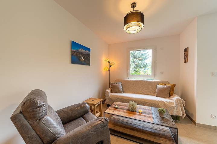 Gîte pour 4 personnes, avec vue sur le lac et terrasse, animaux acceptés à Sévrier - 4