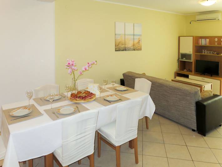 Ferienwohnung für 5 Personen, mit Balkon in Grad Šibenik - 4