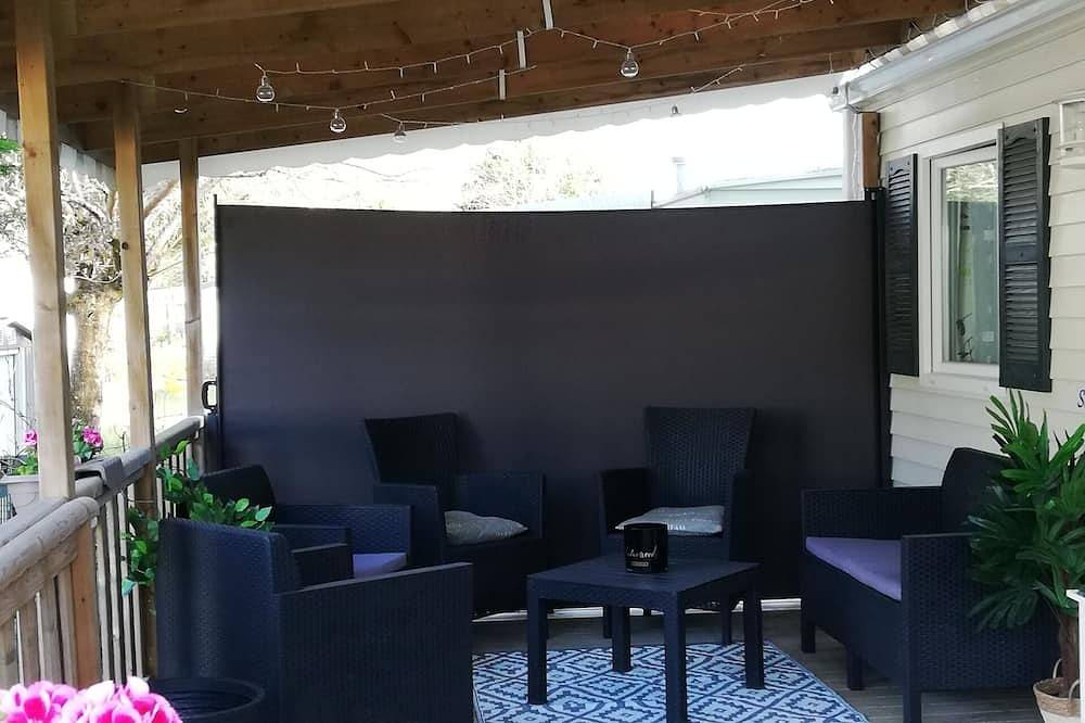 Mobil home climatisé état neuf dans camping avec piscine chauffé, parcelle calme in La Tremblade, Côte de Beauté