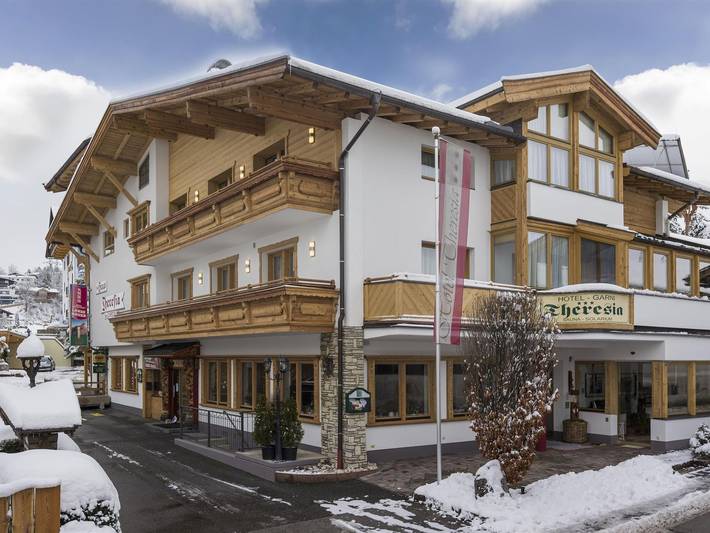 Hotel für 2 Personen, mit Balkon und Garten, kinderfreundlich in Sankt Johann in Tirol