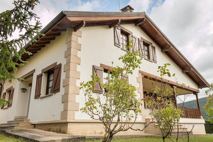 Casa rural para 15 personas, con vistas además de jardín y piscina en Comarca de Aoiz - 3