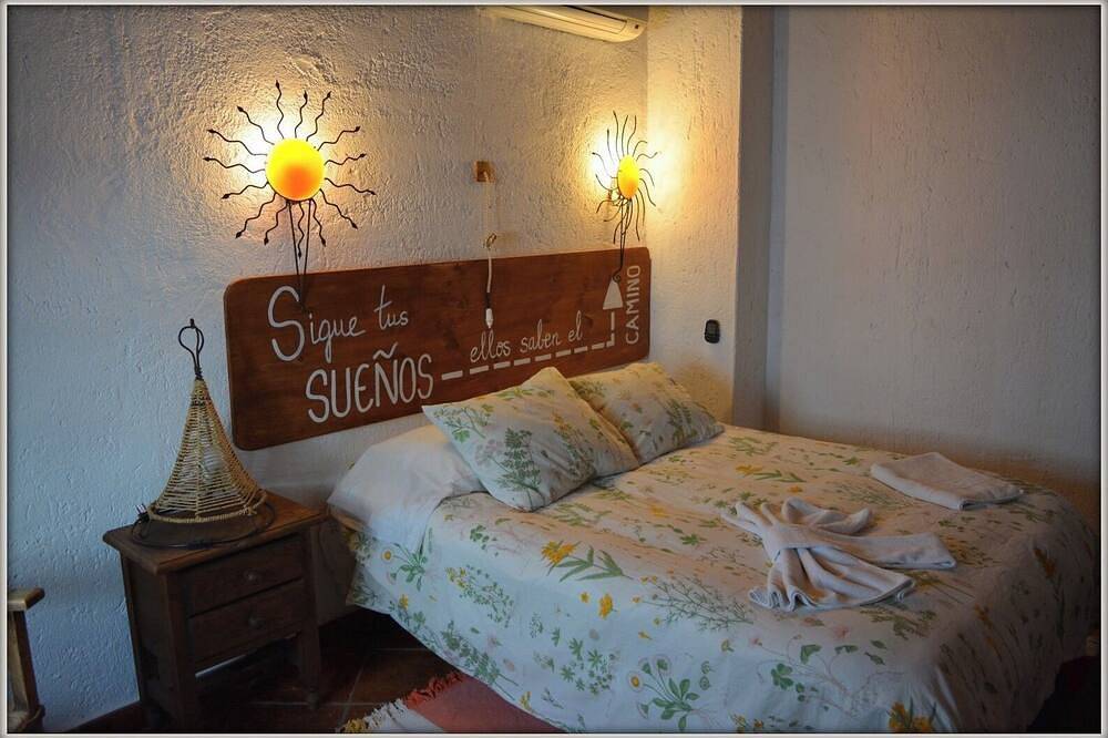 La Carrihuela Amarilla Country House in Algodonales, White Villages