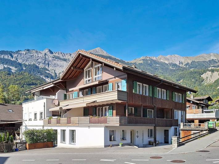 Gîte pour 7 personnes, avec Balcon et Terrasse ainsi que Vue et Vue sur le lac à Brienz