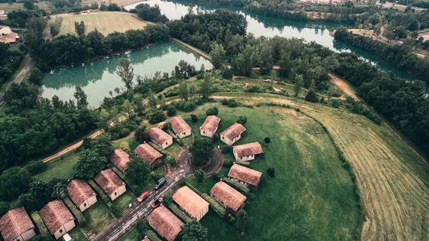 Appartement de vacances pour 3 personnes, avec Terrasse ainsi que Jardin et Piscine dans le Tarn-et-Garonne