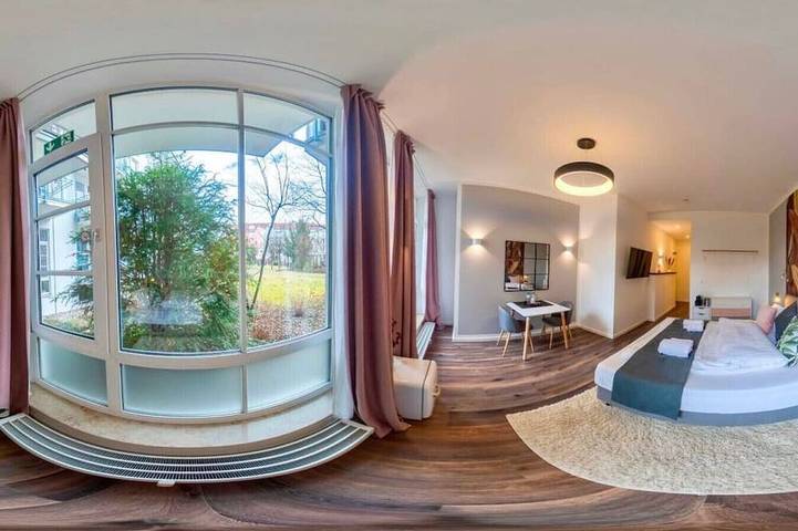 Ganze Wohnung, Homely Stay Studio7 - Bright, facing the courtyard in Sendling München, München
