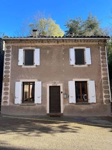Gîte pour 4 personnes, avec jardin et vue à Lasalle