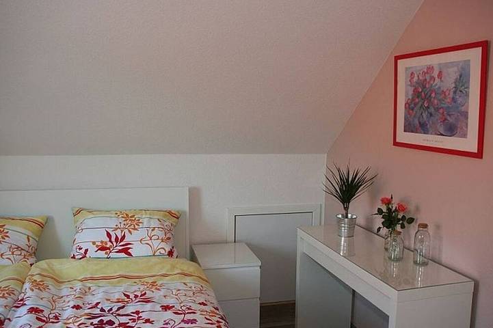 Ferienhaus für 6 Personen, mit Terrasse und Sauna sowie Garten in Norden - 4