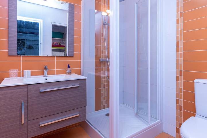 Gîte pour 5 personnes, avec terrasse dans Plage des Bourdaines - 4