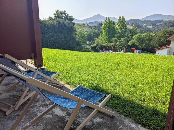 Gîte pour 4 personnes, avec jardin ainsi que vue et piscine à Souraïde - 2